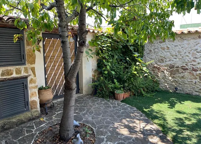 Casa Del Maestro * Paradinas